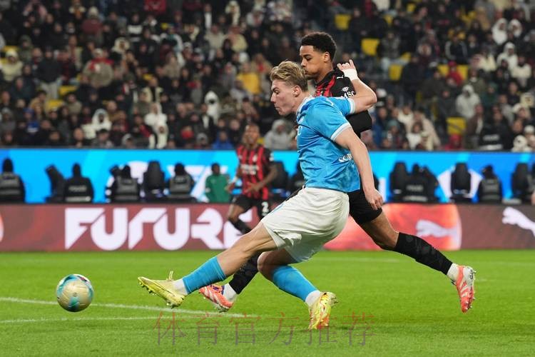 单扛强突+MVP!22岁中锋带队进决赛:离开曼联半年12球3助 单扛强突+MVP!22岁中锋带队进决赛:离开曼联半年12球3助